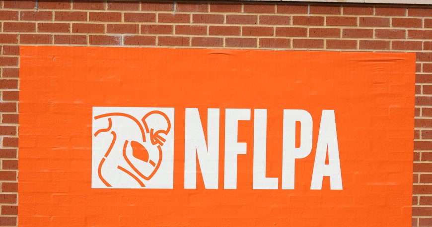 NFLPA Calls for End of Locker Room Media Interviews; 'Privacy and Dignity' Cited