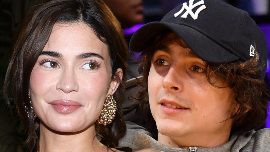 Kylie Jenner & Timothée Chalamet Keep Low Profile at Pizza Parlor, Tip Big