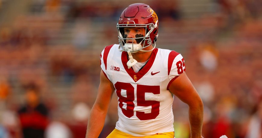 USC's Walker Lyons, 'Dancing with the Stars' Pro Rylee Arnold Reveal Relationship