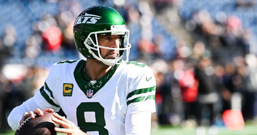 Jets' Aaron Rodgers Says He's Been Drinking Cayenne Pepper Water: 'Fountain of Youth'