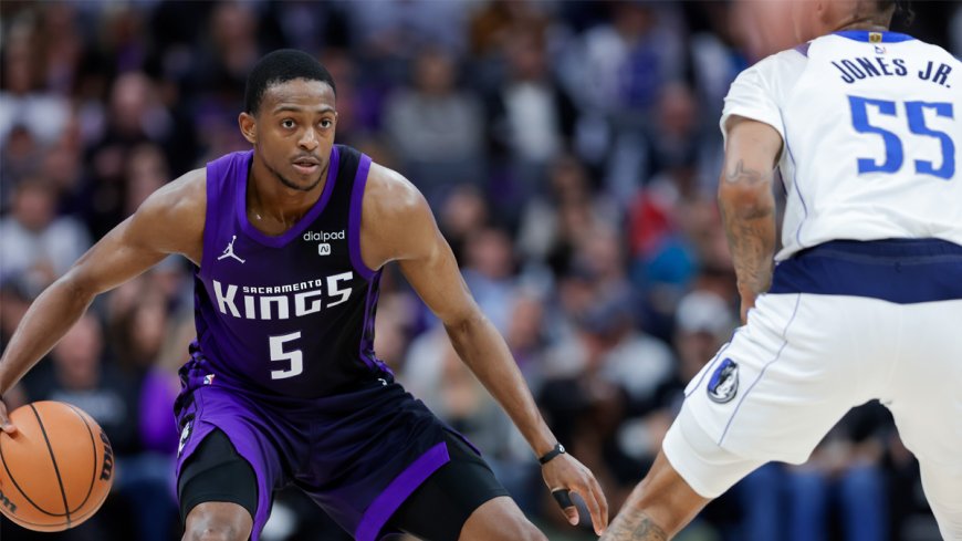 Kings star Fox admits he'll likely play with finger issue all season