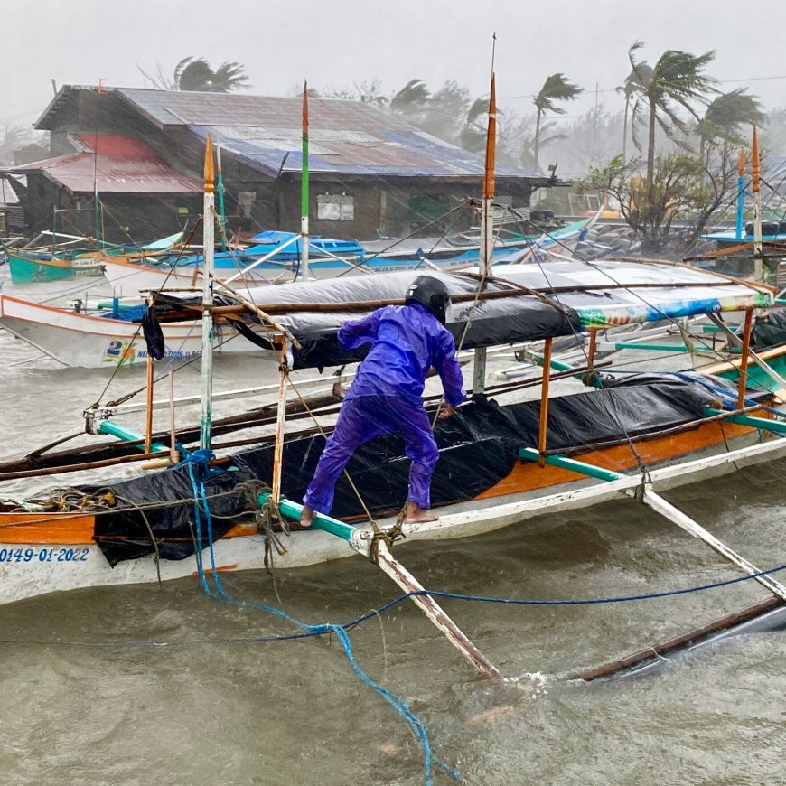 Typhoon Usagi Slams Into the Philippines