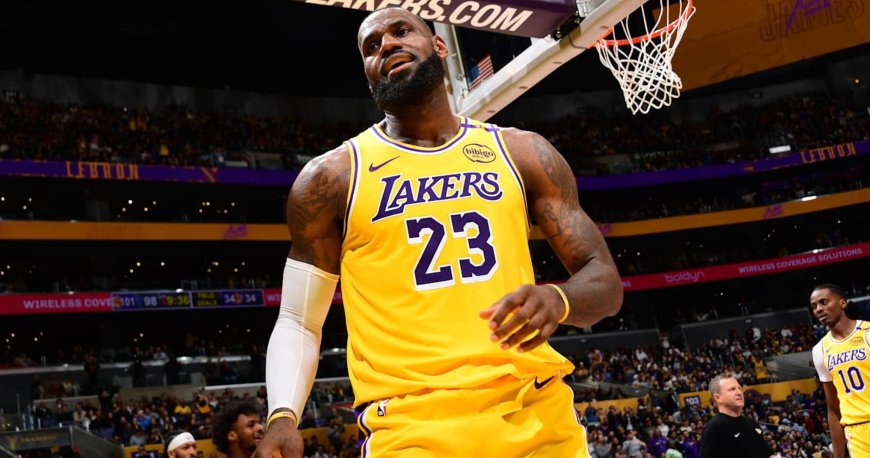 LeBron James Floors NBA Fans with 3rd Straight Triple-Double at Age 39 in Lakers' Win