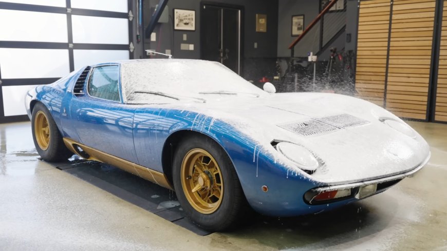 You'll Never Detail A $5 Million Lamborghini But You Can Watch A Pro Do It