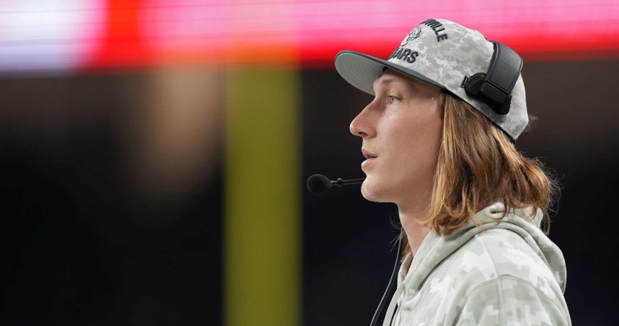 NFL Rumors: Trevor Lawrence 'Adamant' He's Playing for Jaguars vs. Texans amid Injury