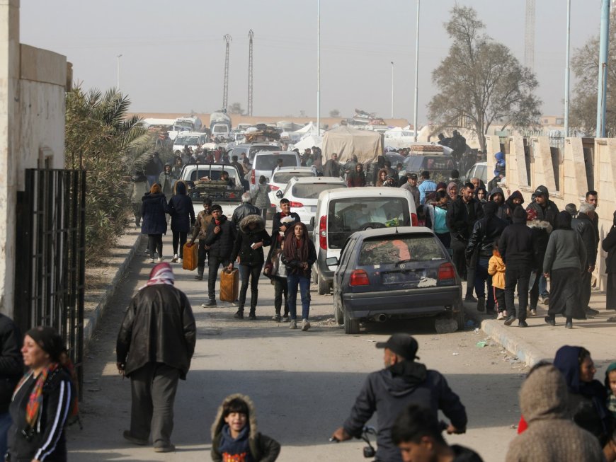 Syria gov’t forces battle opposition fighters near city of Hama