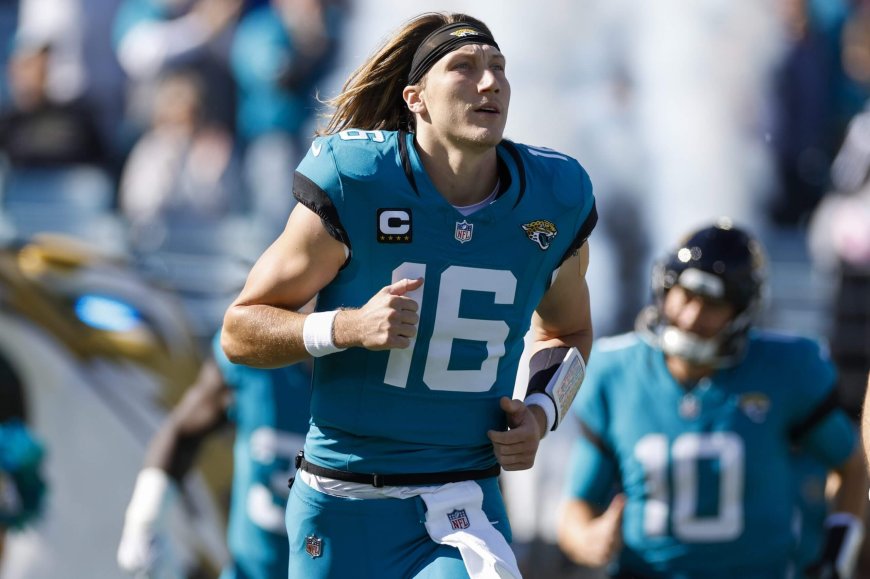 Jaguars place Trevor Lawrence on IR for concussion, likely ending quarterback's season