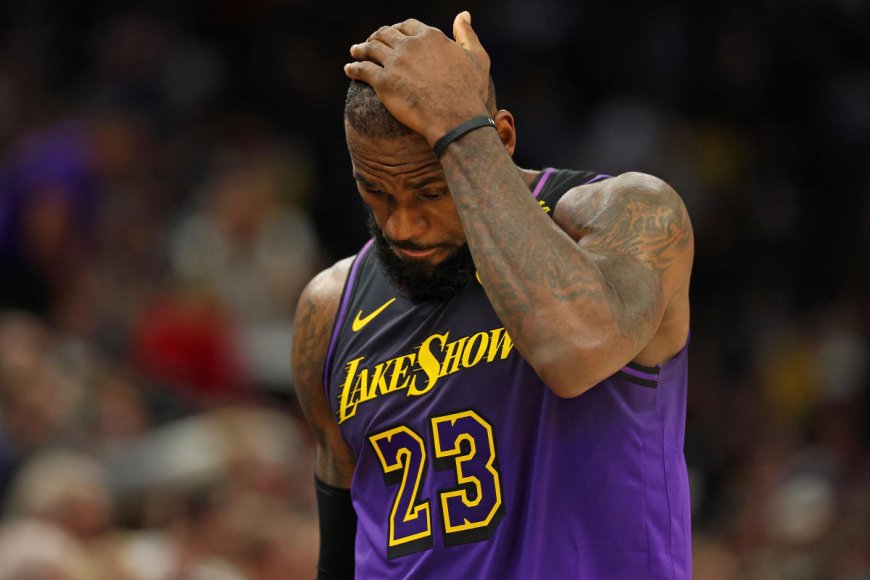 Fact or Fiction: LeBron James' Lakers are stuck in the middle