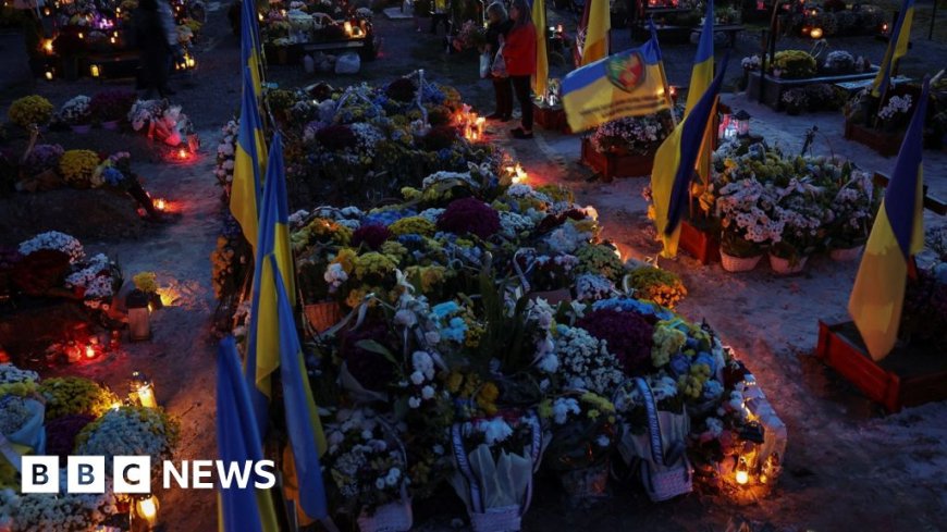 Ukrainian war dead reaches 43,000, Zelensky says in rare update