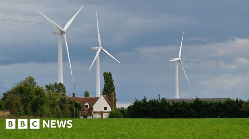 Government unveils new powers to approve onshore wind farms