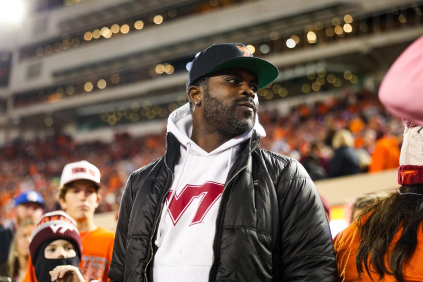 Michael Vick reportedly talking to Norfolk State, Sacramento State about head coaching openings