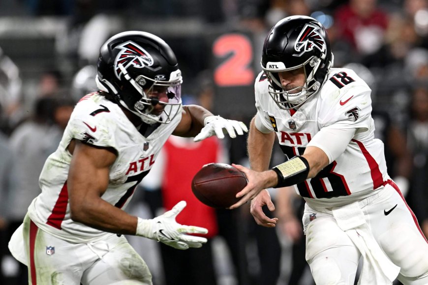 Falcons survive Raiders' comeback bid, keep playoff hopes alive with ugly win: Key takeaways