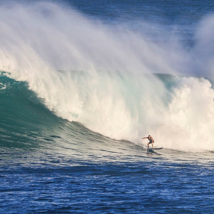 Surfers Return for Rare Big Wave Contest in Hawaii