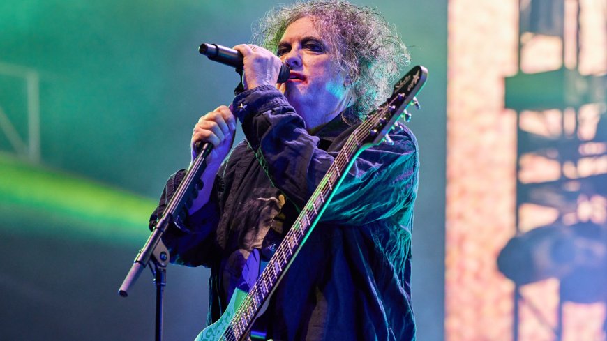 Robert Smith Relates to Chappell Roan’s Issues With Obsessive Fans